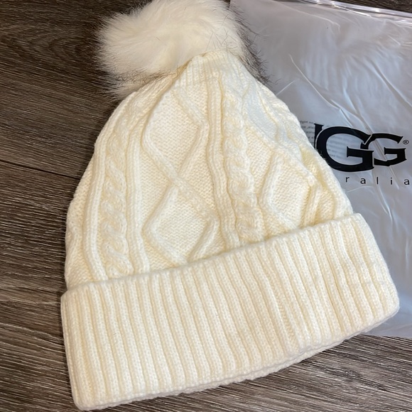 Ugg beanie off white - Picture 3 of 4
